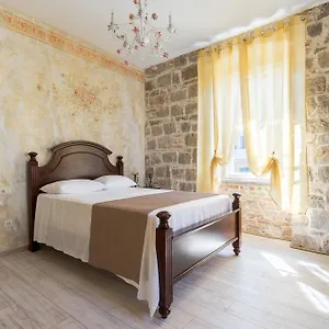 Pietra Rossa 4* Split